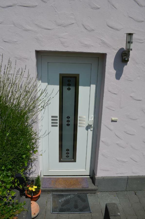 Ettringen  Ferienwohnung Bellerbergblick מראה חיצוני תמונה